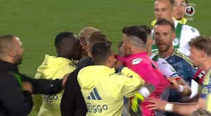 Vild tumult efter Ajax smed sejr og muligt mesterskab i 99. minut