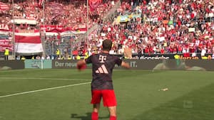 Müller hyldes af fansene efter sidste Bundesliga-kamp