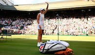 Overlegne Swiatek uddeler æg og er klar til Wimbledon-finalen