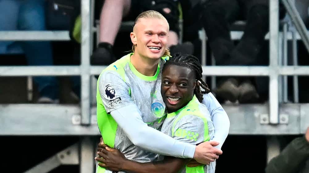 Haaland skyder City til tops i Premier League