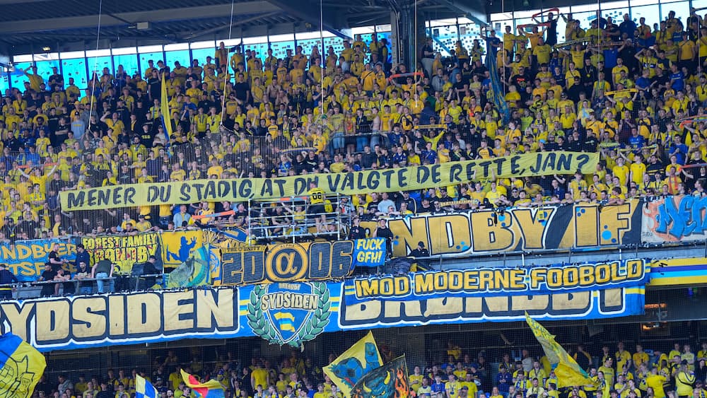 Stor utilfredshed i Brøndby: Bannere langer ud efter GFH