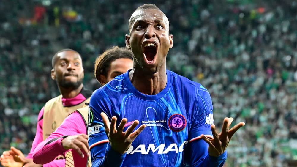 Chelsea sælger Nicolas Jackson til Aston Villa