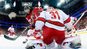 Andersen og Hurricanes udbygger føring i NHL-serie med storsejr