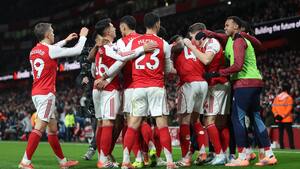 Arsenal tager førstepladsen tilbage med smal sejr