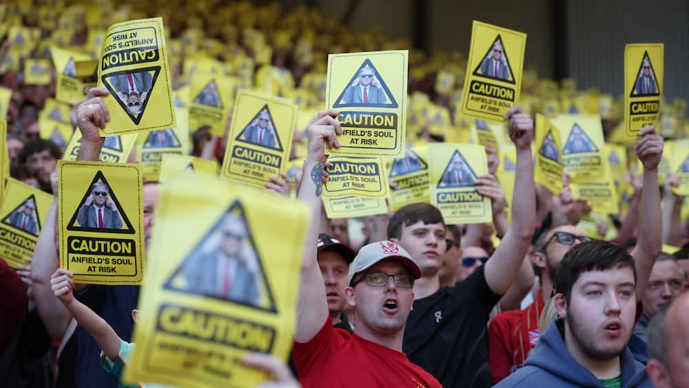 Liverpool-fansene raser: Anfield badet i gult