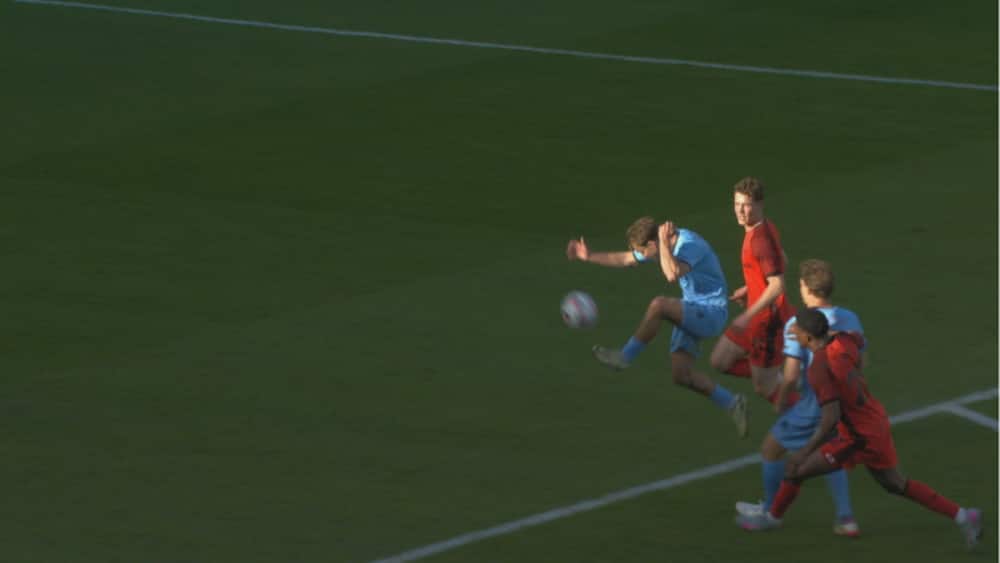 Sæsonens vildeste selvmål?