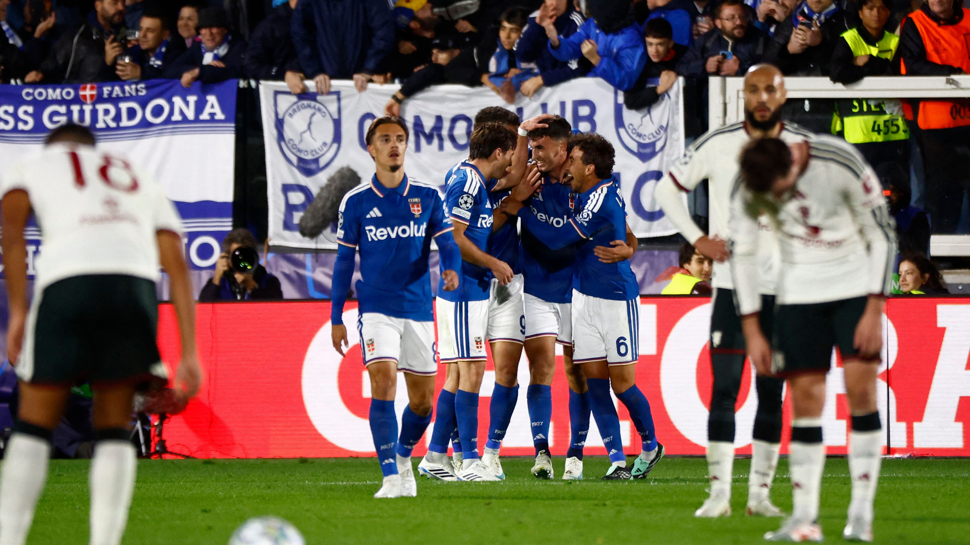 United i frit fald: Como øger føring | Viaplay Sport News