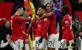 United vinker farvel til profil