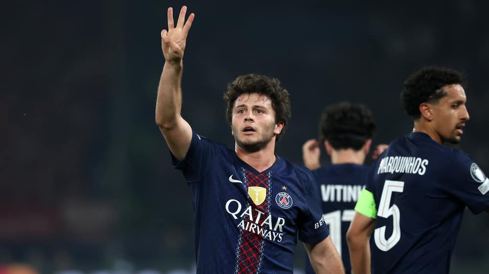 Se Neves stange PSG på 2-1