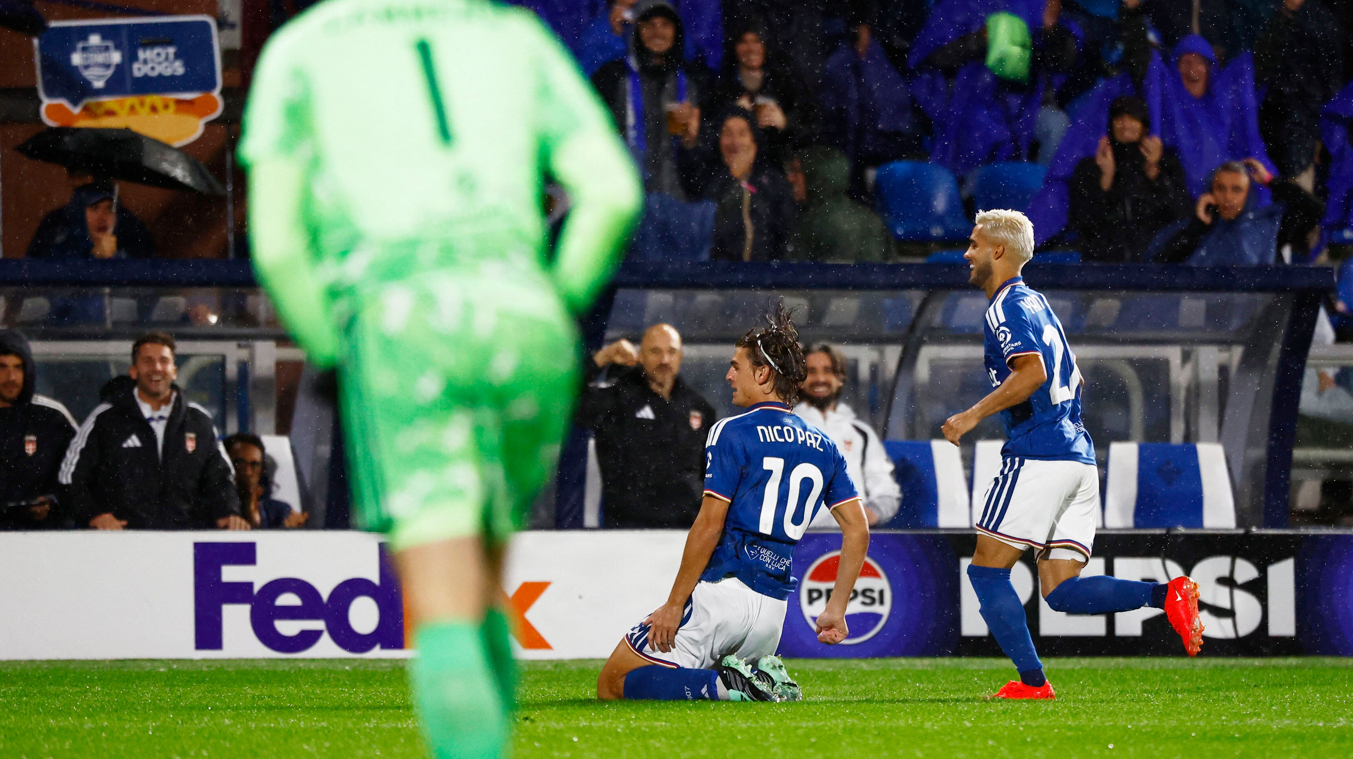 United i frit fald: Como øger føring | Viaplay Sport News