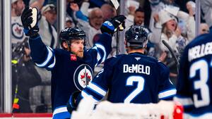 Ehlers' to kasser holder Winnipeg i live i NHL-slutspillet