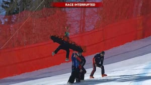 Voldsomt styrt: Bliver hentet af helikopter