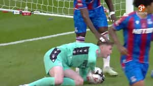 Hvorfor sparker Haaland ikke? Henderson redder City-straffe