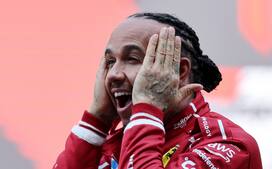Perfekt start sikrer Hamilton første Ferrari-sejr