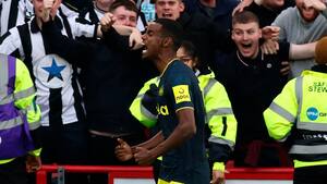 Isak secures historic 8-0 win for Newcastle