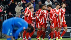 Festlig første halvleg: Bayern foran mod Wolfsburg