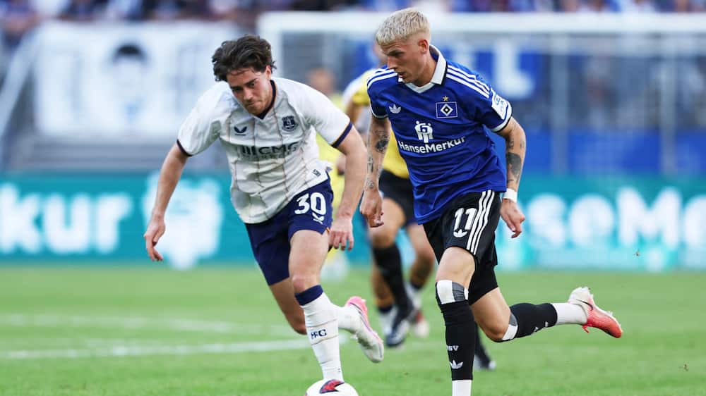 Albert Grønbæk sparker med to træffere HSV videre i pokalen