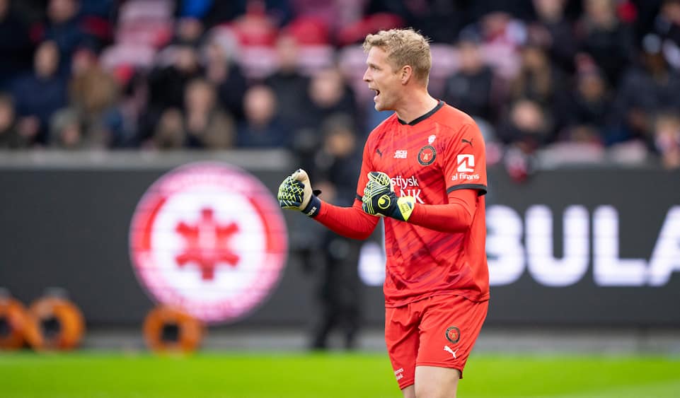 Lössl: 'Han laver vanvittige ting'