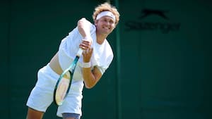 Dansk debutant server sig til stor Wimbledon-overraskelse