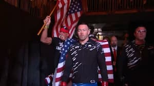 Vild walkout: Covington havde Hulk Hogan med