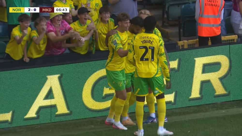 Lækkerier: Slimane og Toure brandvarme i Carabao Cup