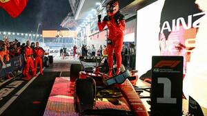 Ferrari og Carlos Sainz bryder Red Bull-stime i vildt F1-løb