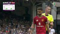 Dommer går ind i Bruno Fernandes lige før straffespark