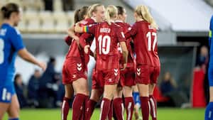 Indskifter skaffer Danmark 1-1 efter Harders afbrænder