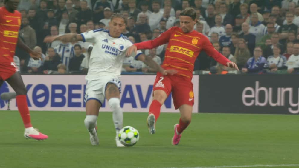 Ankersen kokser: FCK foran i Parken