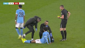 Skadesplaget Bobb skiftet tidligt ud - Foden kommer ind