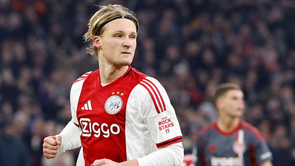 Dolberg fejrer landsholdsudtagelse med mål for Ajax