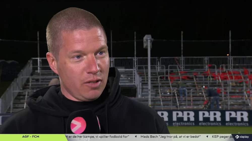 Tullberg langer ud: 'Kan ikke finde ud af, hvordan man opfører sig'