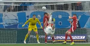 Gouiri med vildt saksesparksmål i forrygende hattrick
