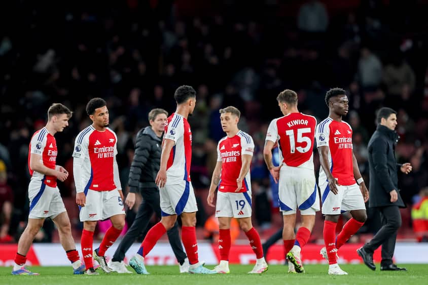 Arsenal smider point - Liverpool kan blive mestre søndag
