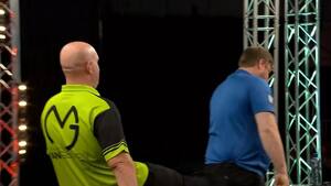Van Gerwen sparker modstander ud af Players Championship