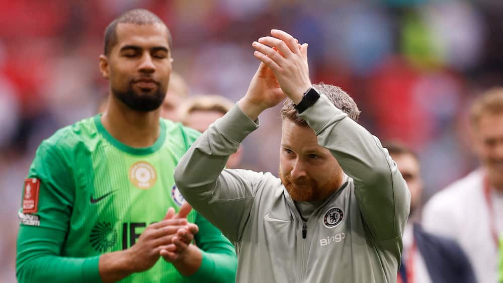 Ny chef kom sikkert fra land: 'Red stormen af os'