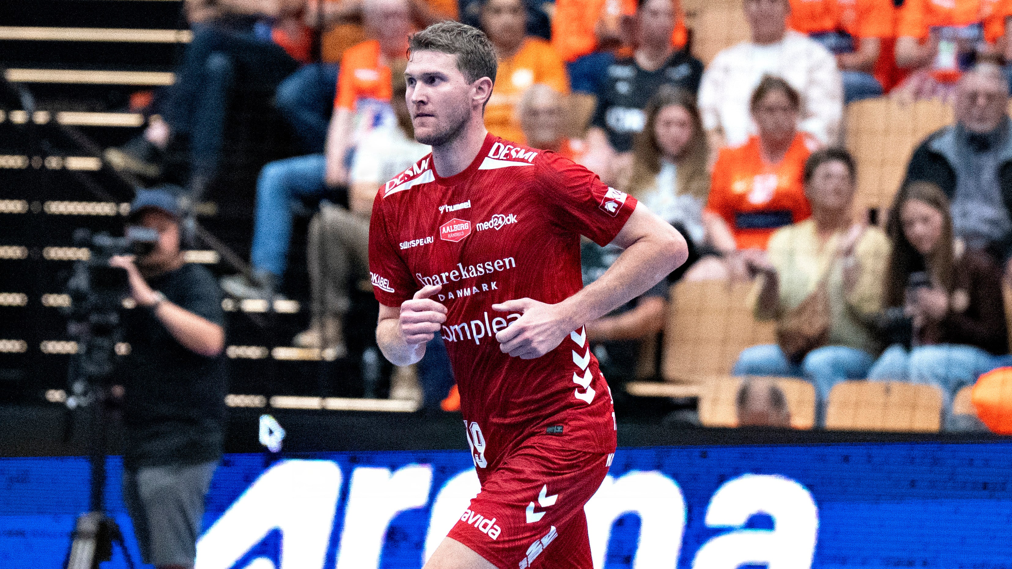 Aalborg-profil gik i gulvet: 'Skal lige have det tjekket' | Viaplay ...