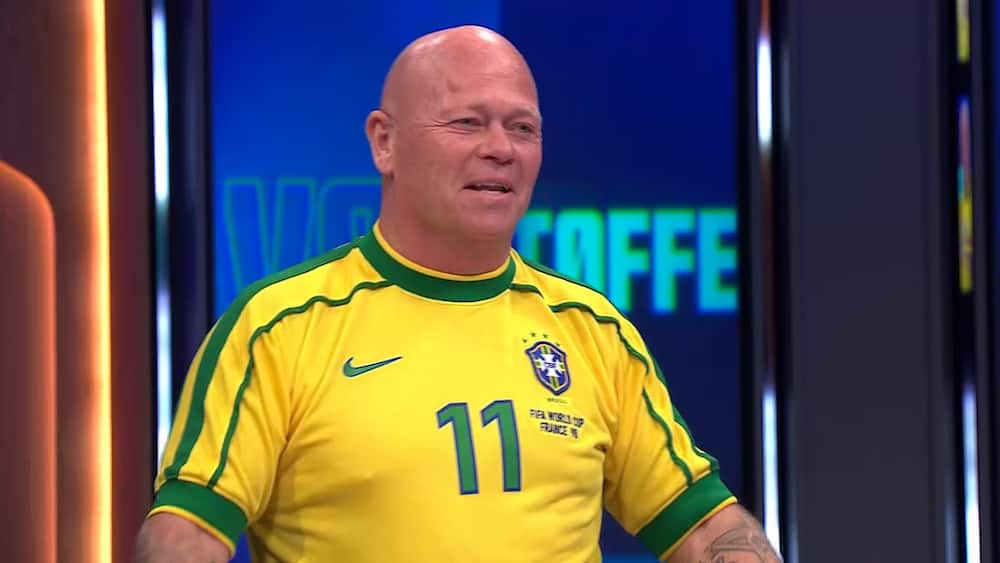 Laudrup i vennebogen: Tøting flad af grin efter kæk kommentar