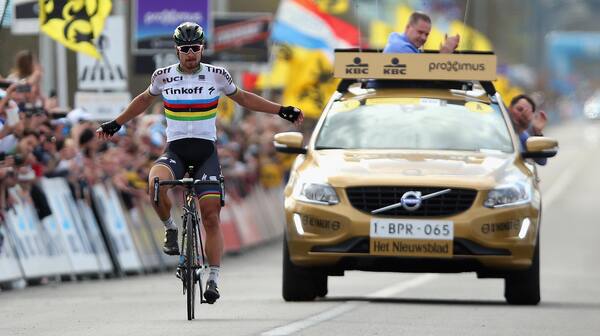 Holms tropper vil banke Sagan på bredden