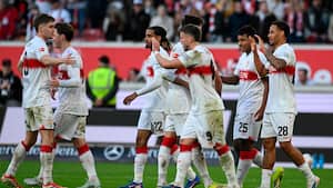 Nikolas Nartey fuldender afklapsning af Wolfsburg