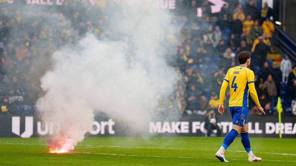 Brøndby straffes med lukket stemningstribune mod AGF