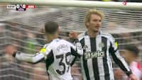 Eksploderer i jubelbrøl: Newcastle i front mod Arsenal