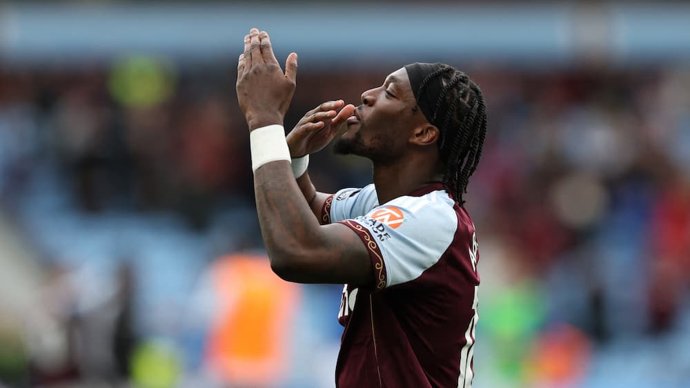 Abraham helten i absurd fodboldkamp