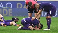Følelserne får frit løb: Fiorentina spillerne synker sammen efter forløsende sejr