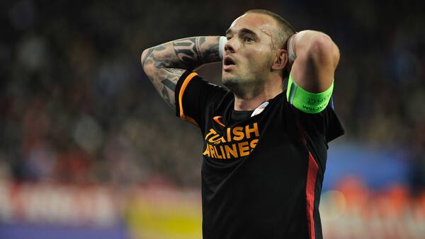 What? Wesley Sneijder får kæmpebøde af Galatasaray for gule kort