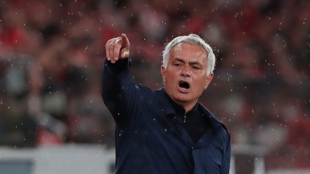 Benfica bekræfter Mourinho afsked og hyrer ny træner