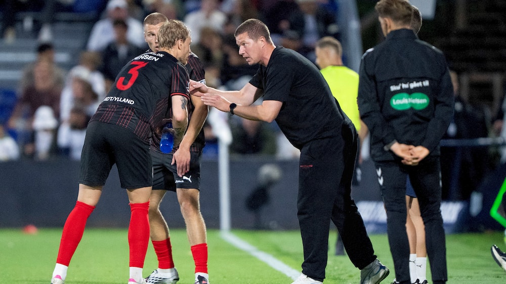 Stolt FCM-træner: 'Flot eksekvering - Svært sted at spille'