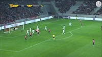 Araujo hamrer bolden op i hjørnet og sender Lille mod Coupe de la Ligue-semifinalen