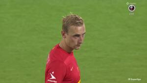 Føj: FCN-anfører brækker sig på banen