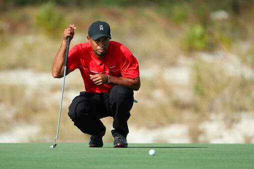 Tiger Woods slutter tredjesidst i comeback-turnering